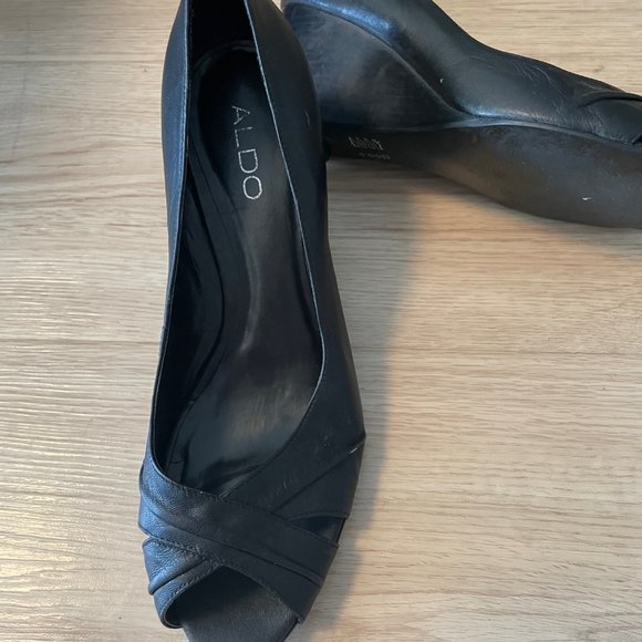 ALDO, Size 8.5/9, Black Peep Toe Wedge Heels - Picture 4 of 7